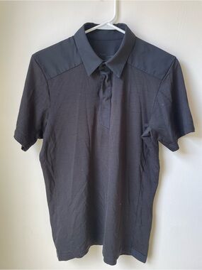 Arcteryx men’s polo short sleeve shirt - wool/poly, amazing for travel!